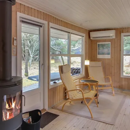 Dika - 1km From The Sea By Interhome *